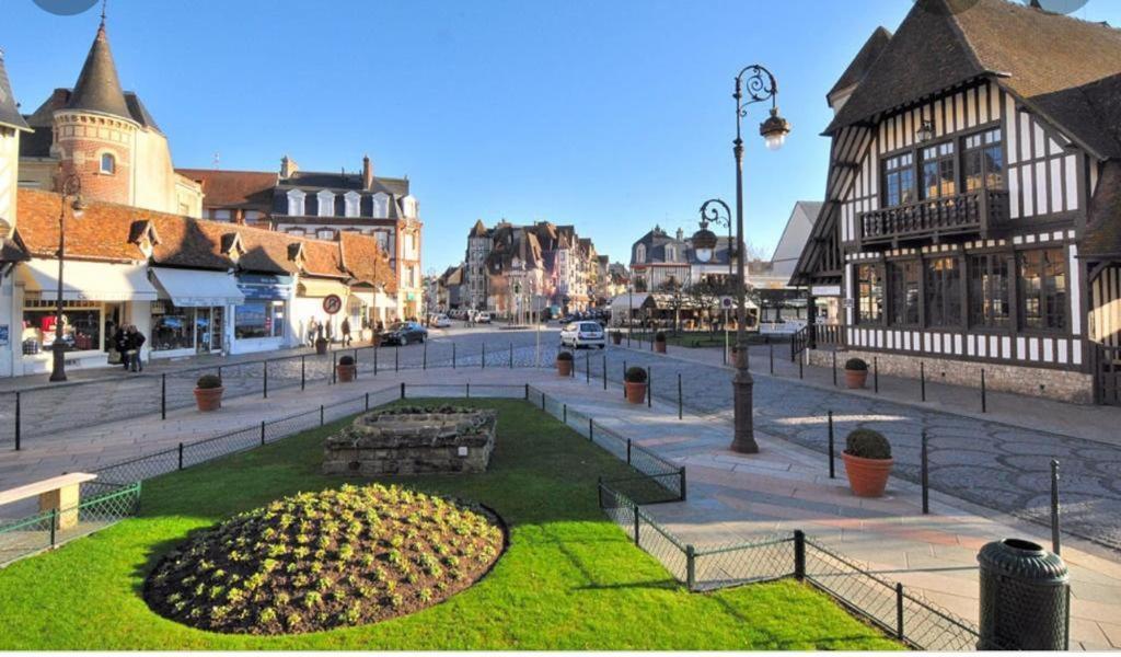 Le Cosy Residence Du Golf Deauville Exterior photo